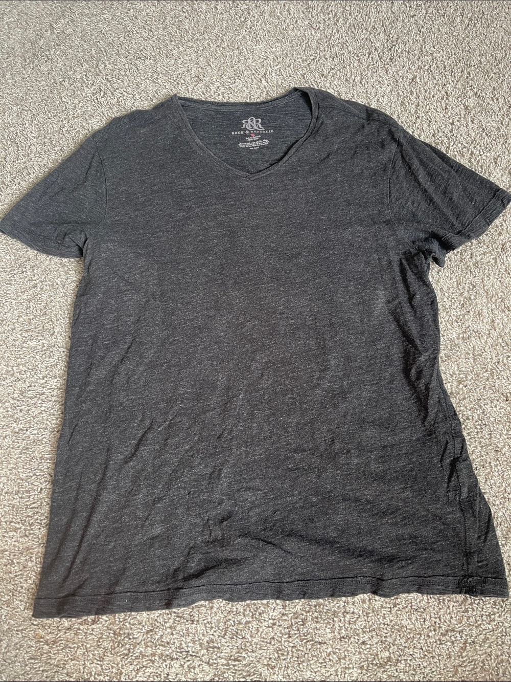 Rock & Republic Men's V-Neck Tee - Charcoal Gray